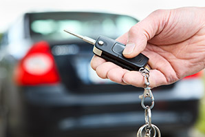 Car locksmith test keyless locks installation